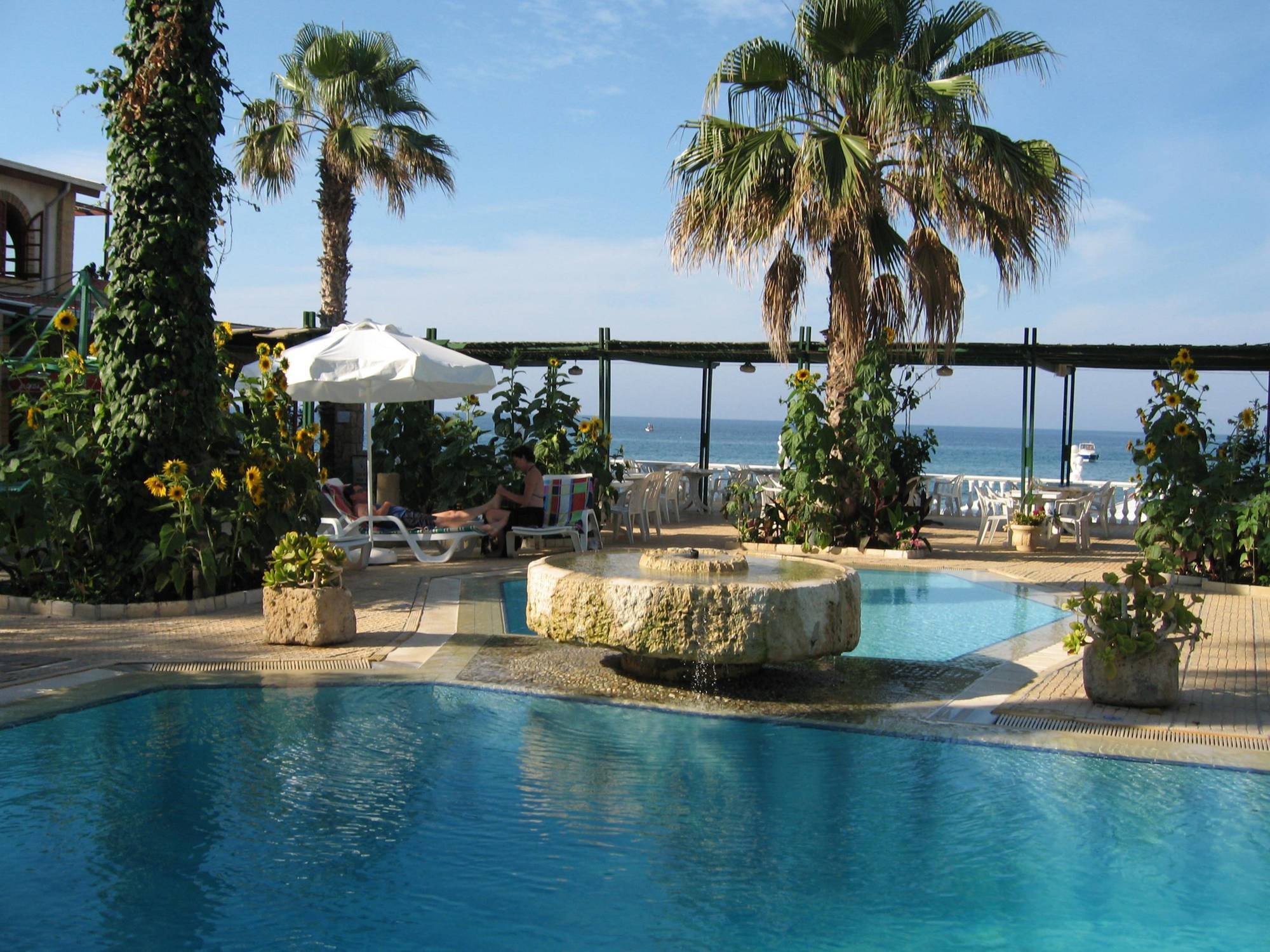 Topset Hotel Agios Georgios  Экстерьер фото