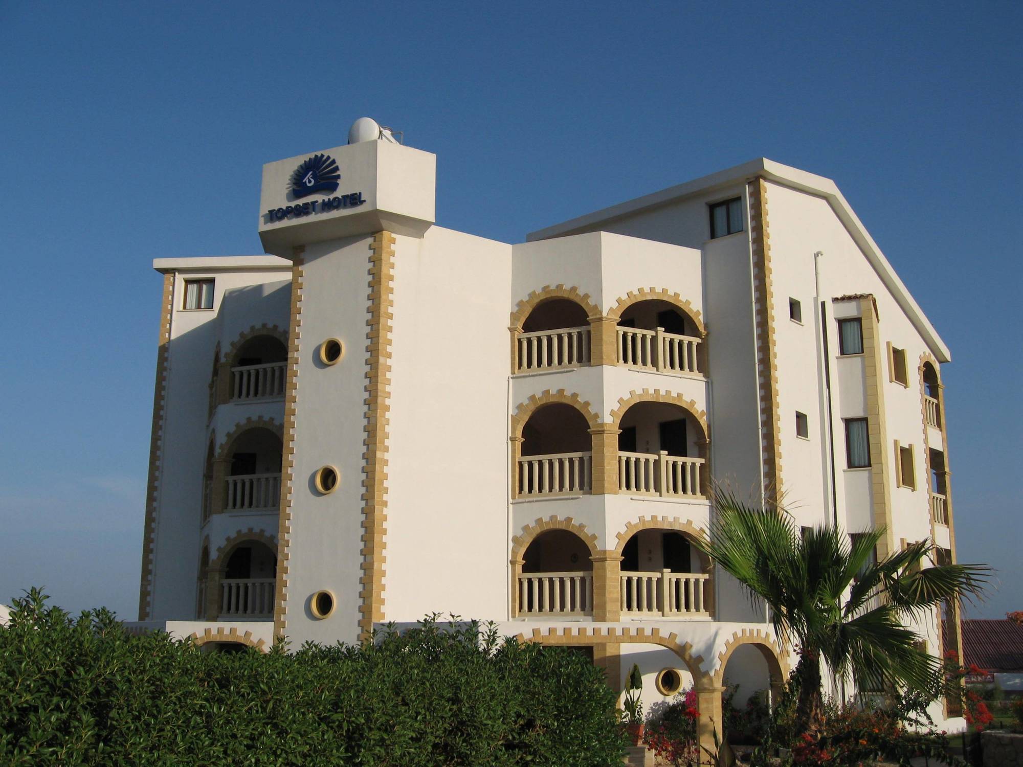 Topset Hotel Agios Georgios  Экстерьер фото