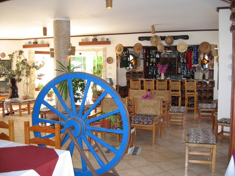 Topset Hotel Agios Georgios  Экстерьер фото